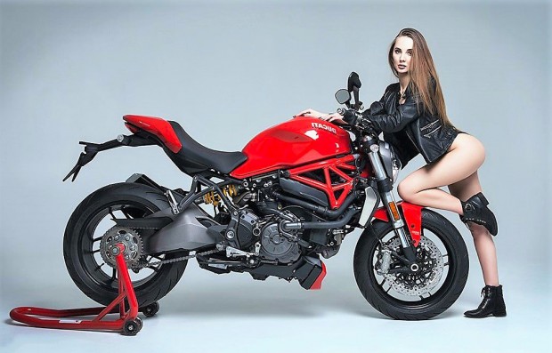 Comment faire la connaissance de femmes célibataires amatrices des 2 roues ?