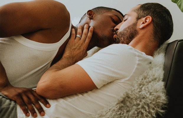 Rencontre homosexuelle en ligne : faut-il payer pour trouver un partenaire ?